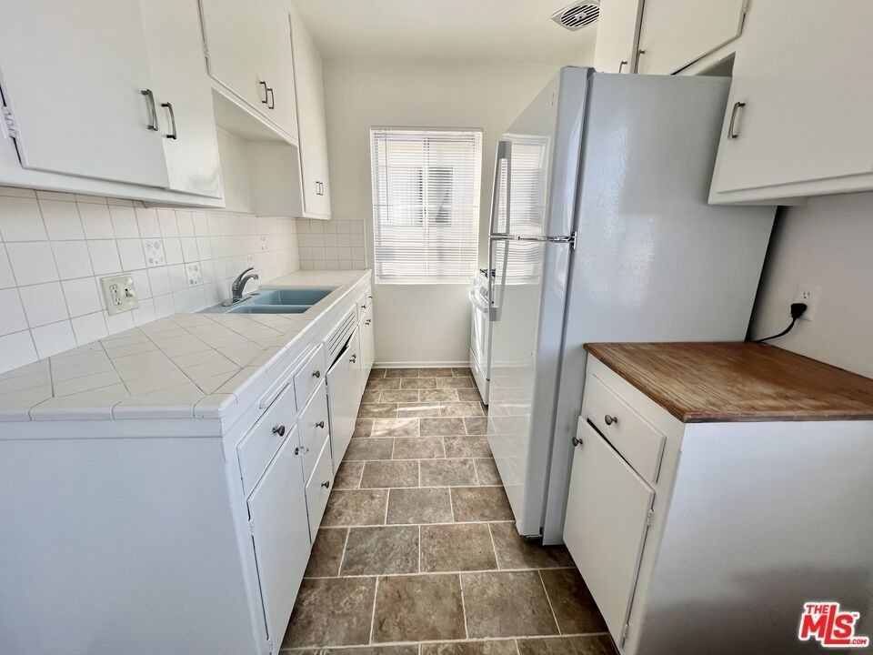 10303 Palms Boulevard - Photo 4