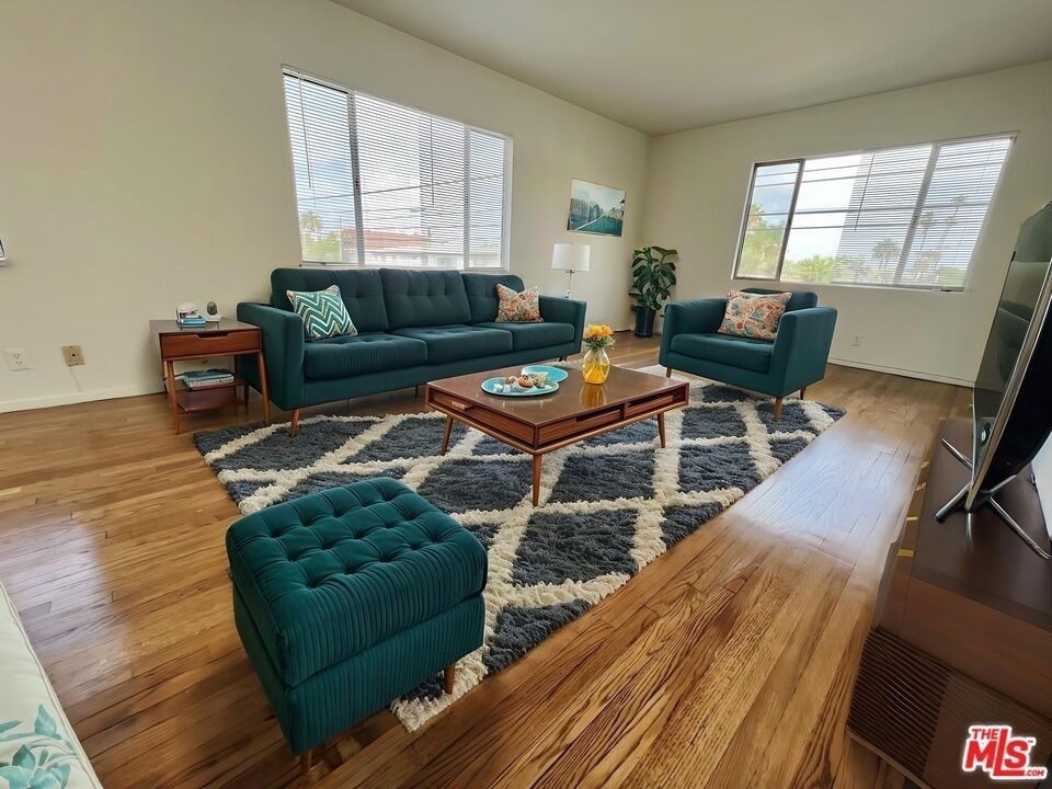 10303 Palms Boulevard - Photo 0