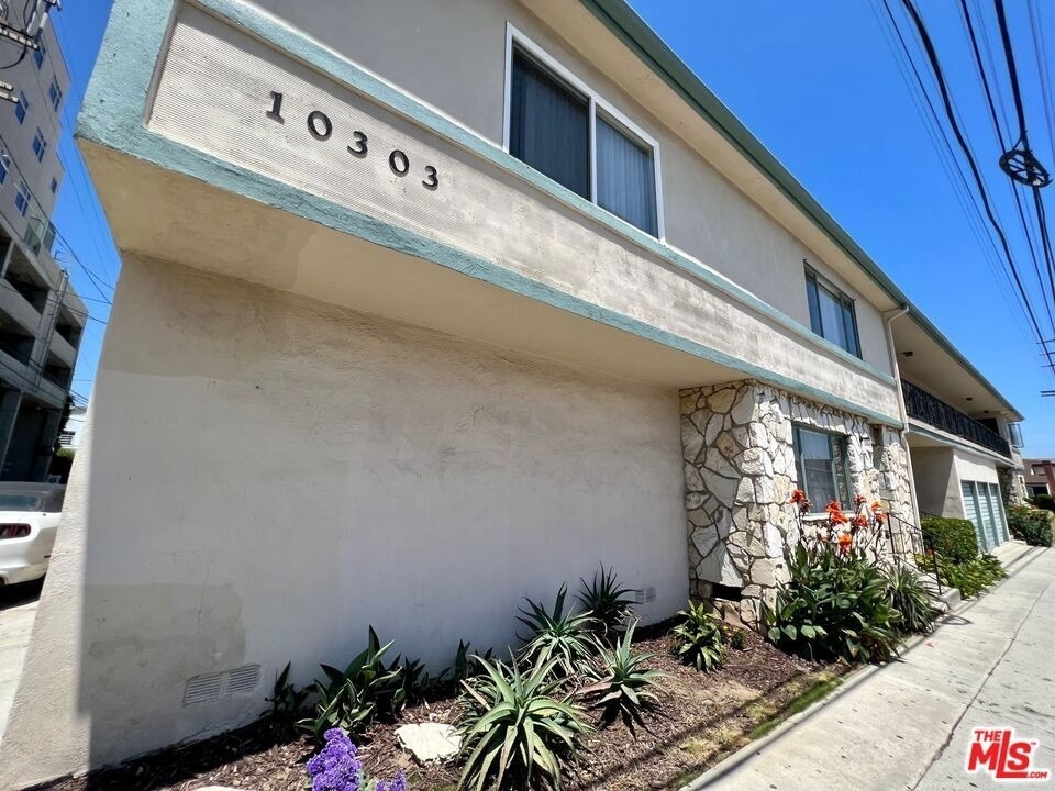 10303 Palms Boulevard - Photo 22