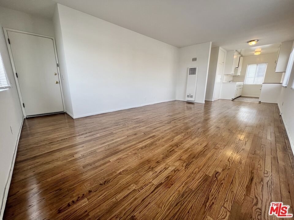10303 Palms Boulevard - Photo 3