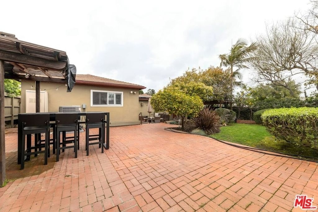 3014 Urban Avenue - Photo 32