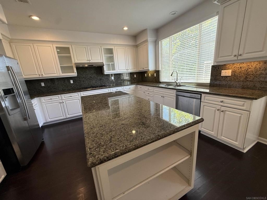 2750 Dove Tail Dr - Photo 0