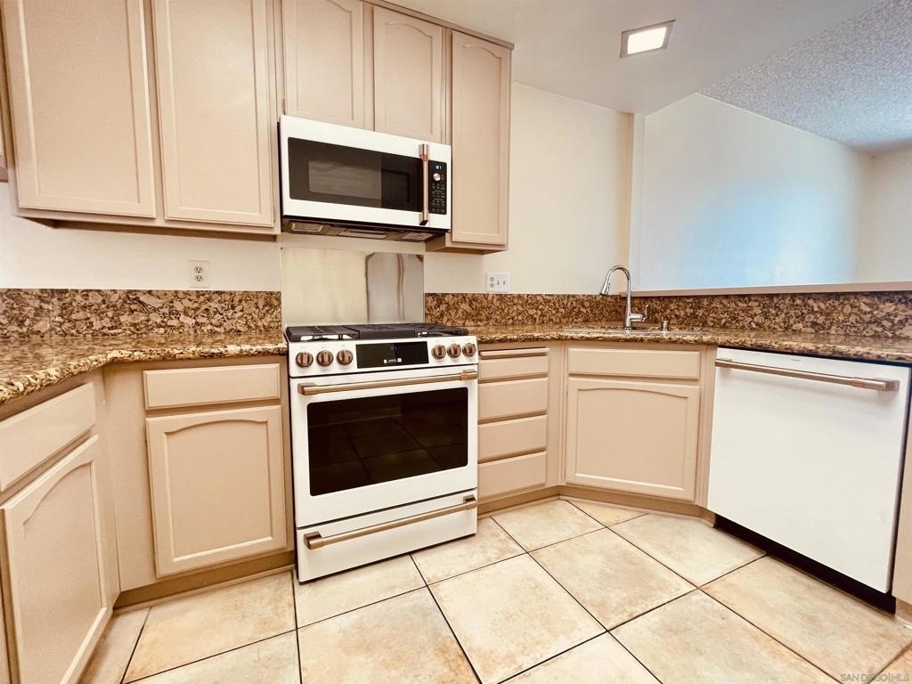 3488 Voyager Circle - Photo 8