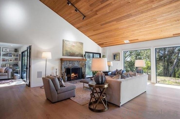 4905 El Arco Iris - Photo 2