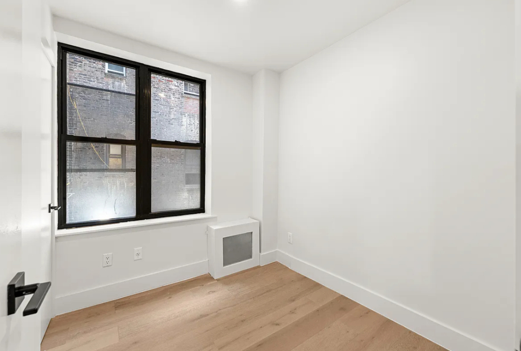 236 West 15th Street - Photo 9