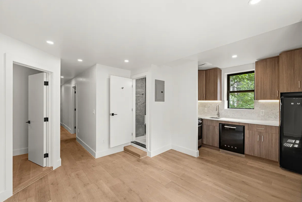 236 West 15th Street - Photo 2