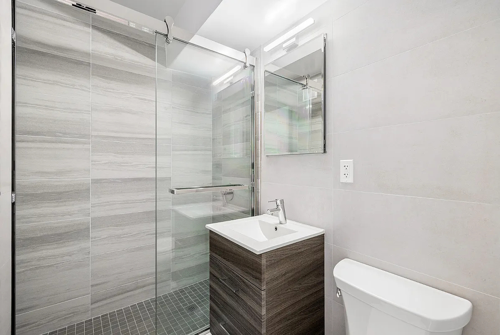 East 65th Street - Photo 9