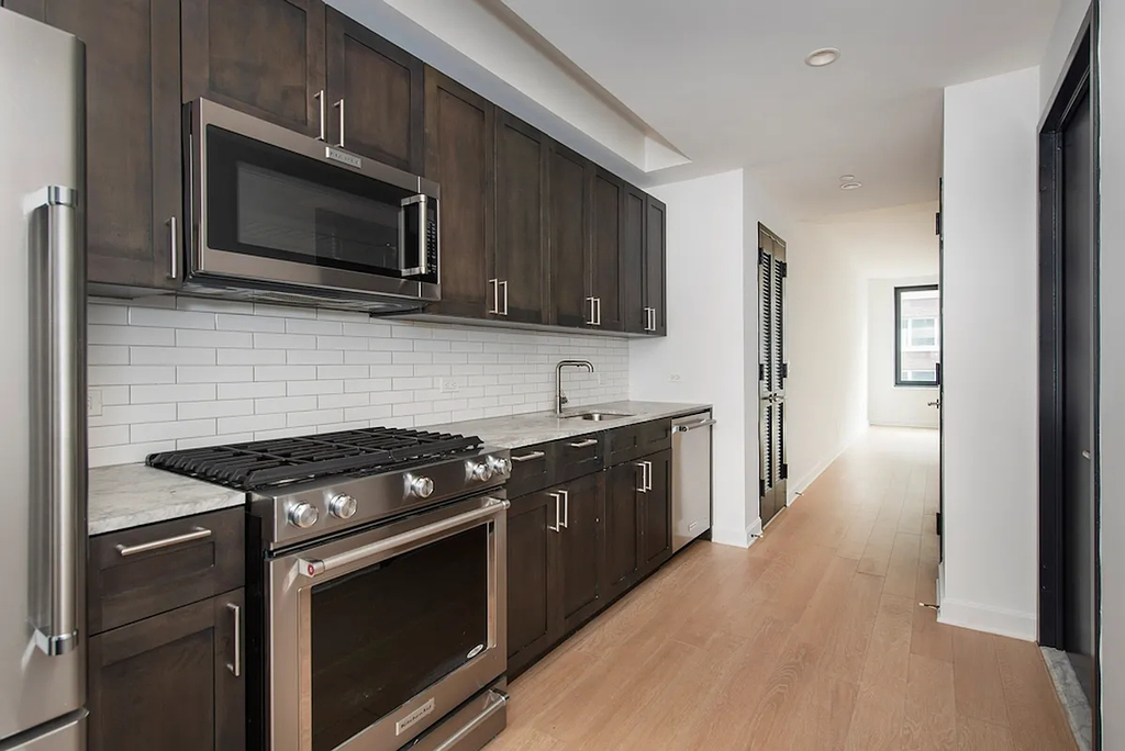 61st st & West End Avenue - Photo 15