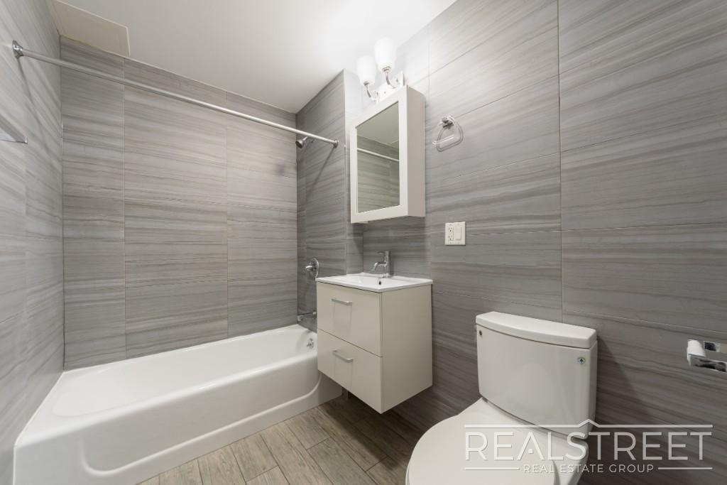 90-02 Queens Blvd - Photo 9