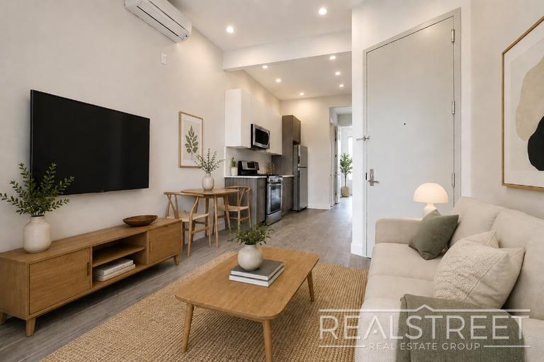 181 Chauncey Street - Photo 0