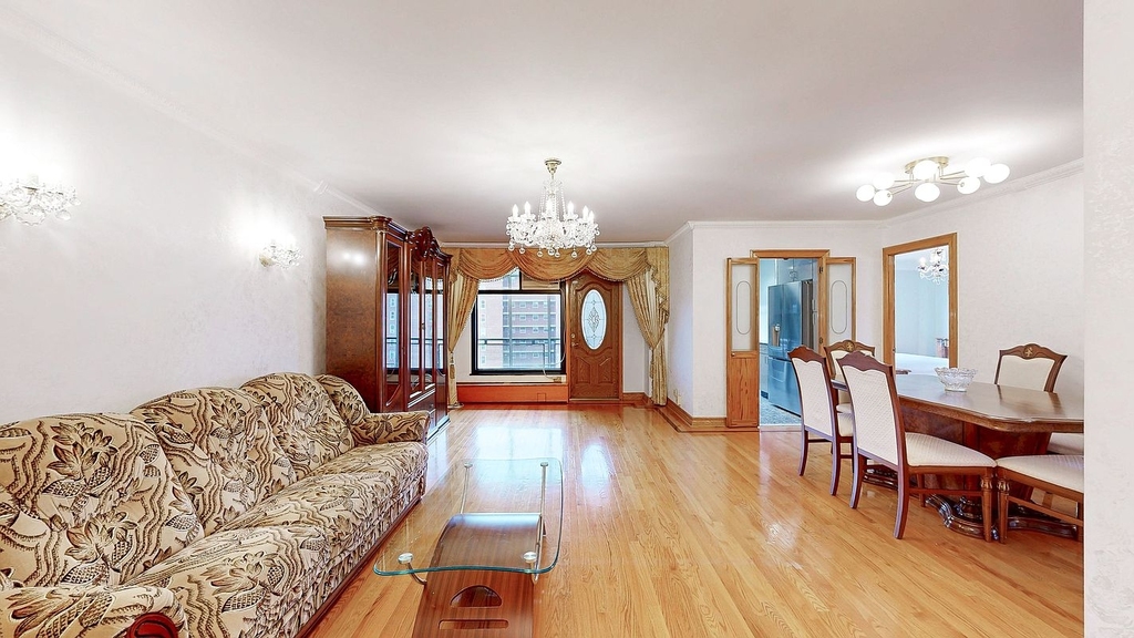 98th Street - Photo 2