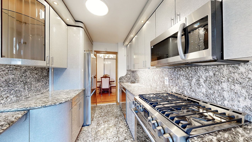 98th Street - Photo 14