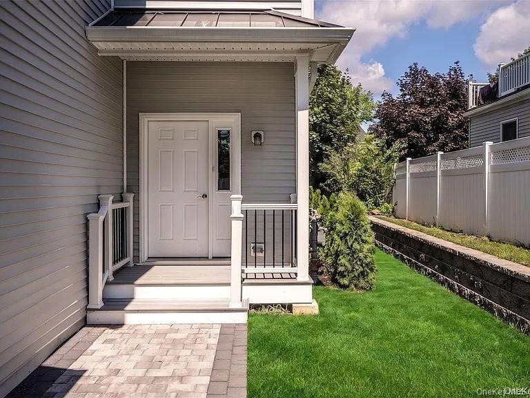 201 Elm Street - Photo 2