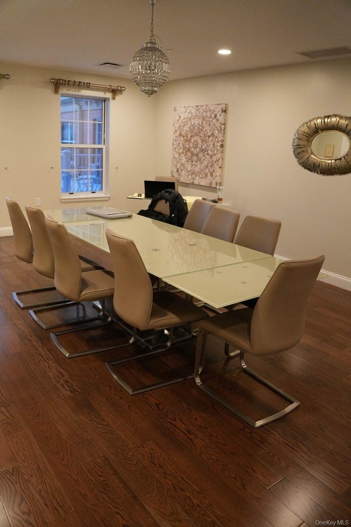 10 Byron Place - Photo 10