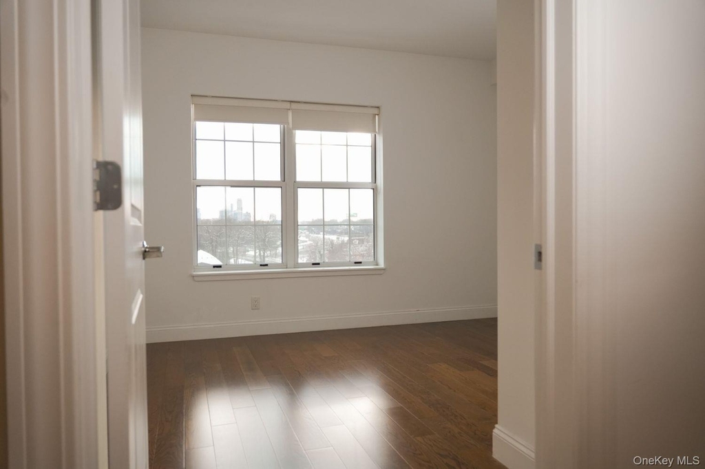 10 Byron Place - Photo 6