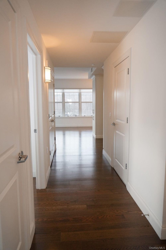 10 Byron Place - Photo 4