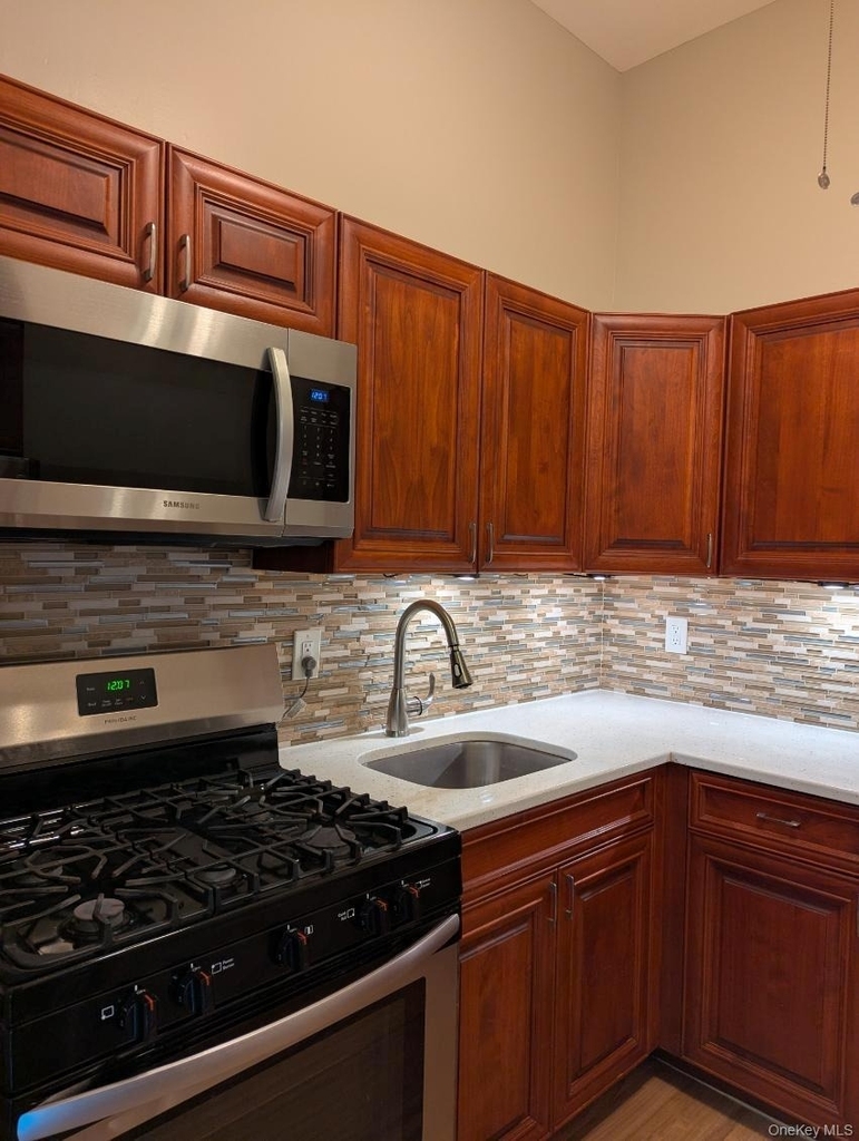 1727 N. Gardiner Drive - Photo 0