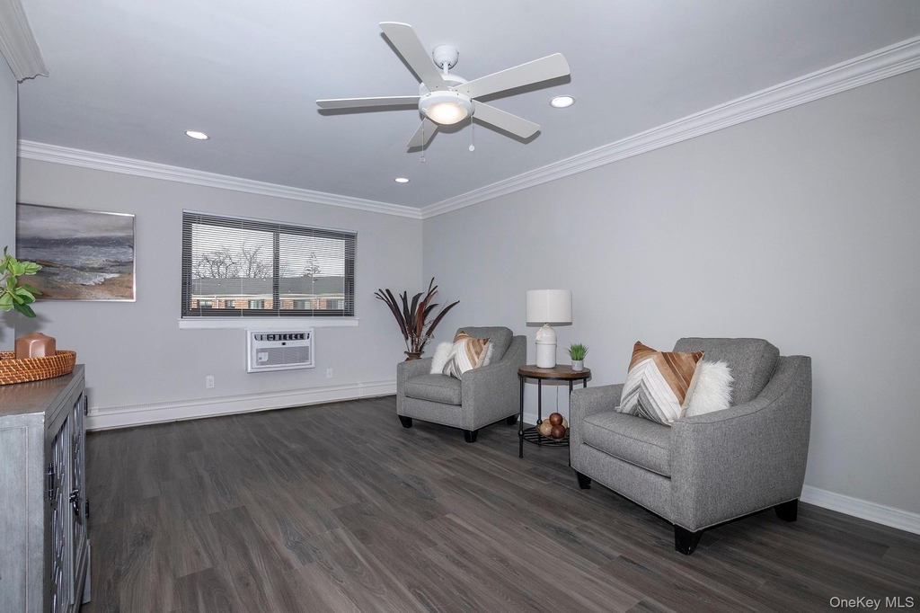 403 East Main Street - Photo 5