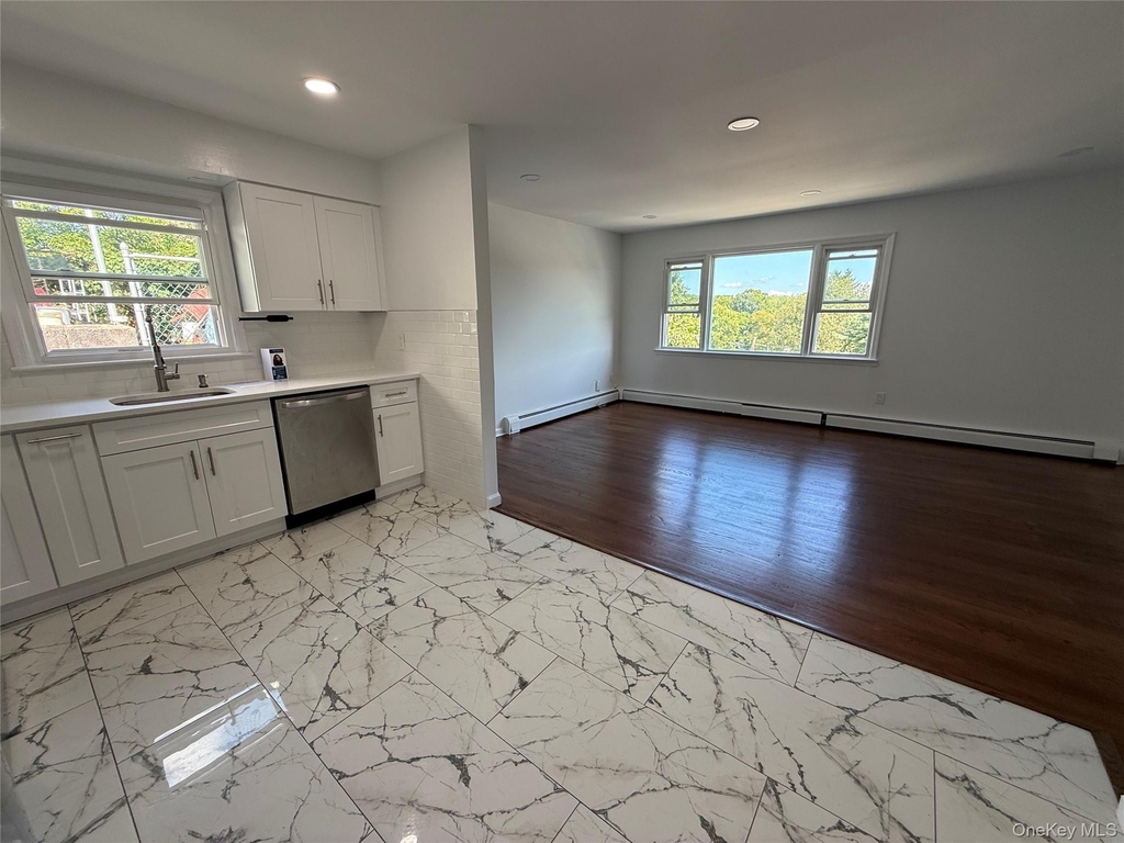 85 Halley Street N - Photo 3