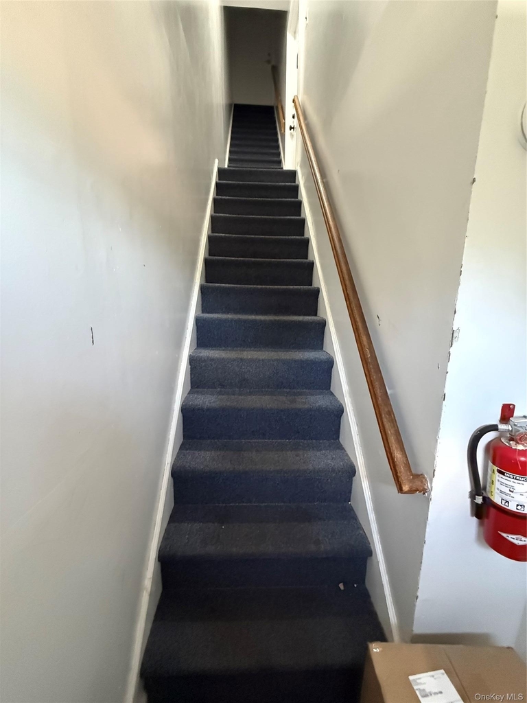 85 Halley Street N - Photo 1