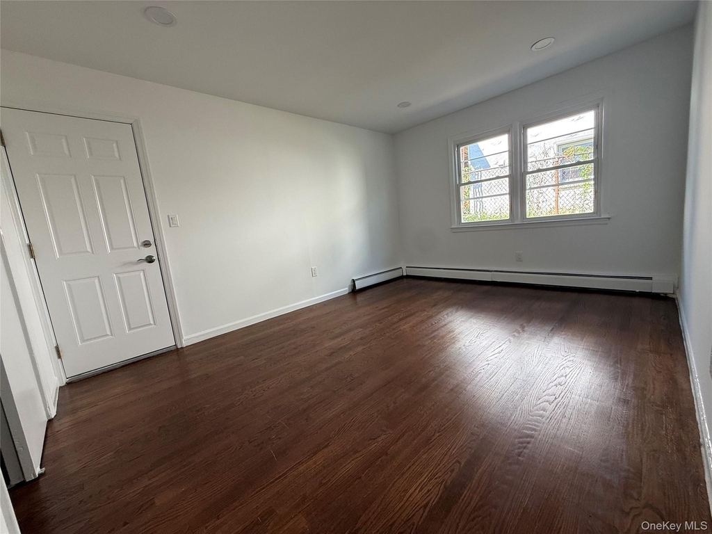 85 Halley Street N - Photo 11