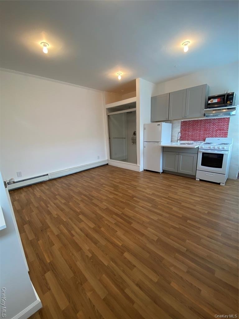 45 Broadway - Photo 1
