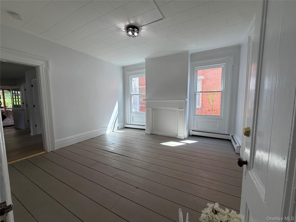 29 Delano Street - Photo 5