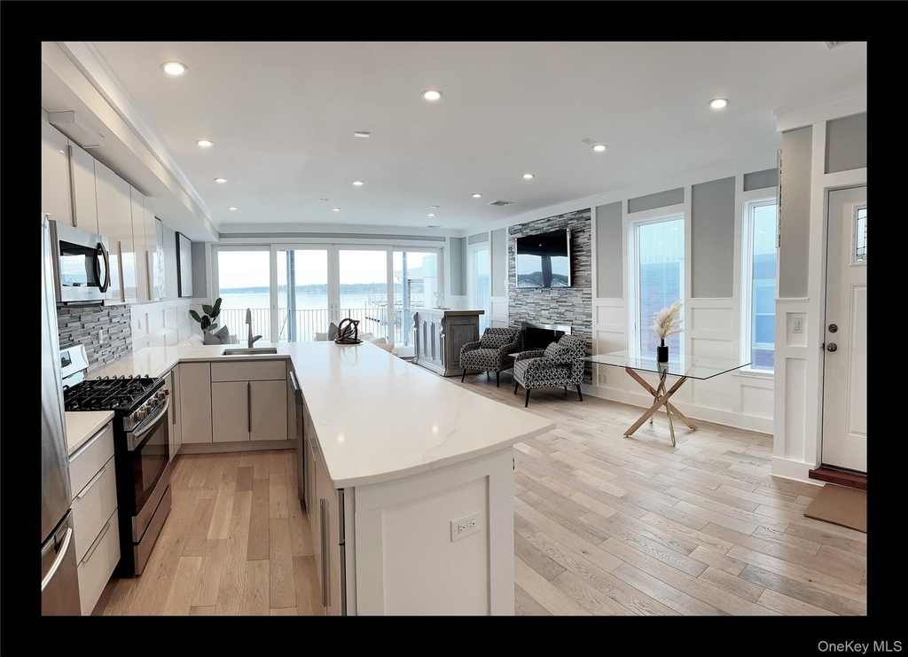 59 Orchard Beach Boulevard - Photo 1