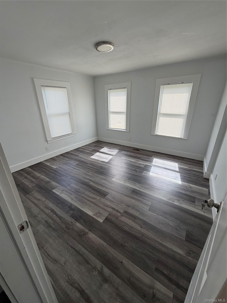 91 River Avenue - Photo 4