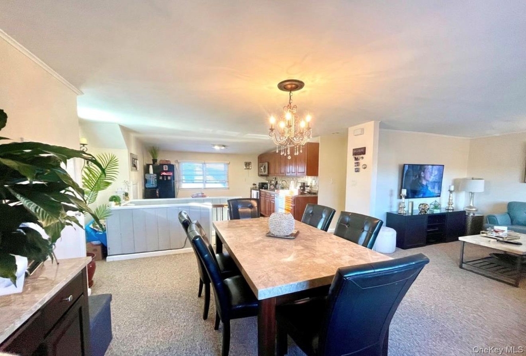 222 Centre Avenue - Photo 2