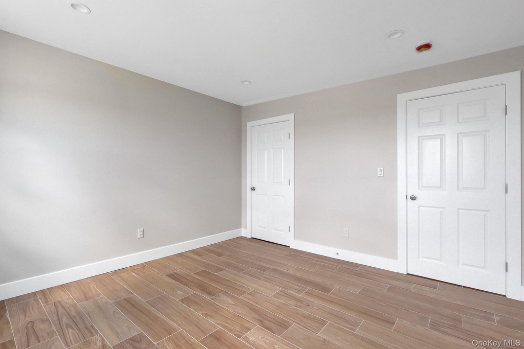 295 Bergen Avenue - Photo 5