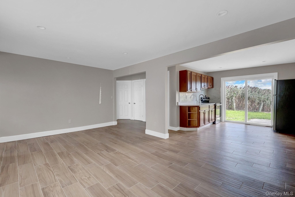 295 Bergen Avenue - Photo 11