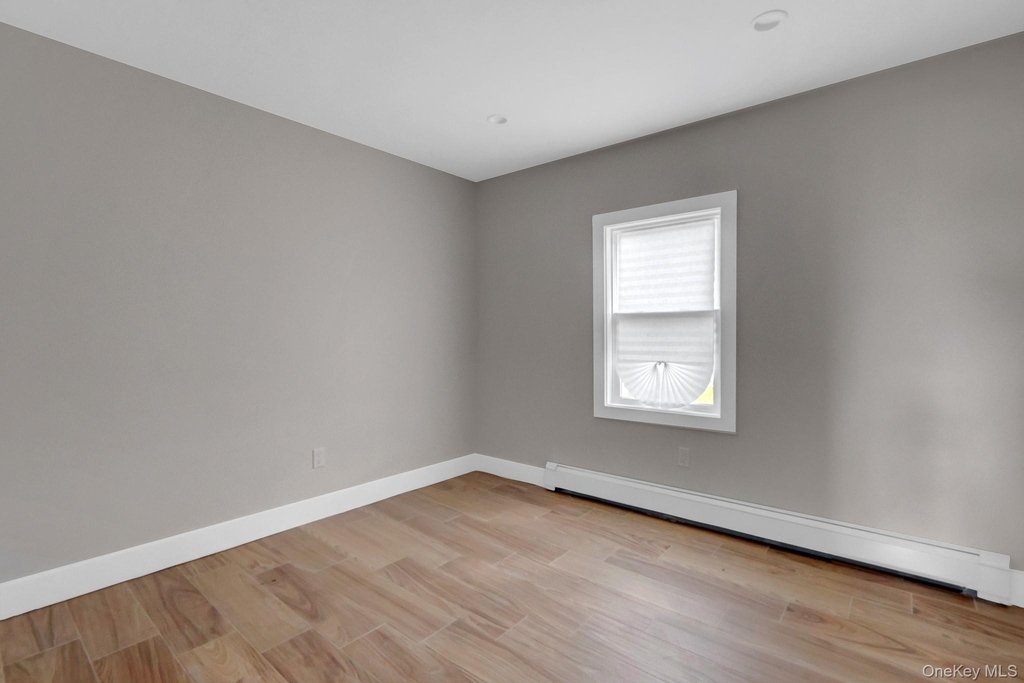 295 Bergen Avenue - Photo 2