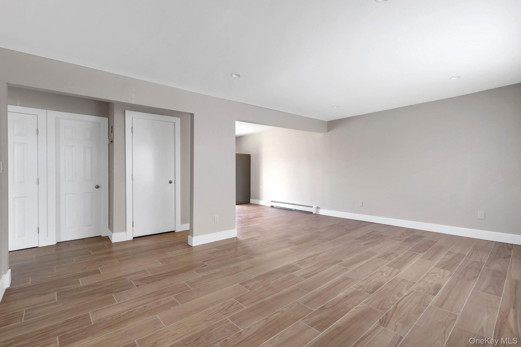 295 Bergen Avenue - Photo 10