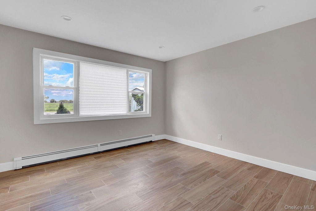 295 Bergen Avenue - Photo 4