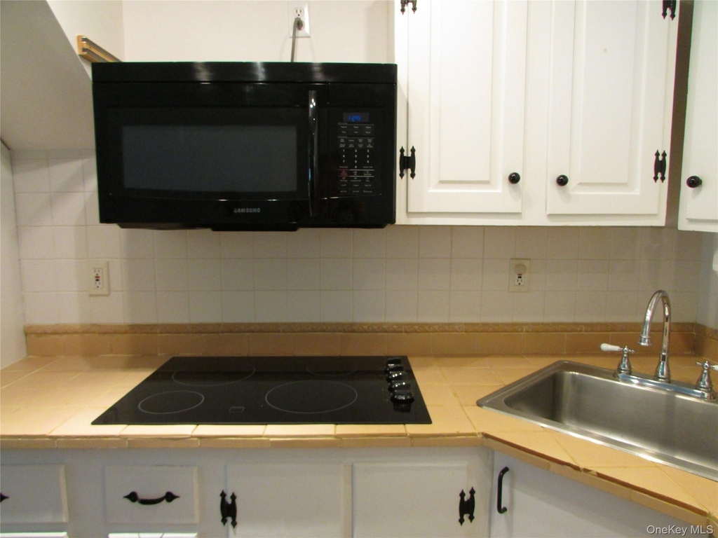 23 Howard Street - Photo 8
