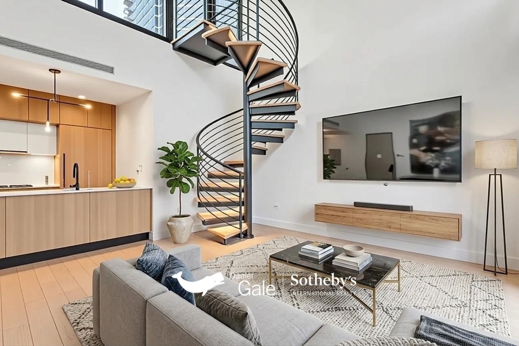 5 Court Square - Photo 4