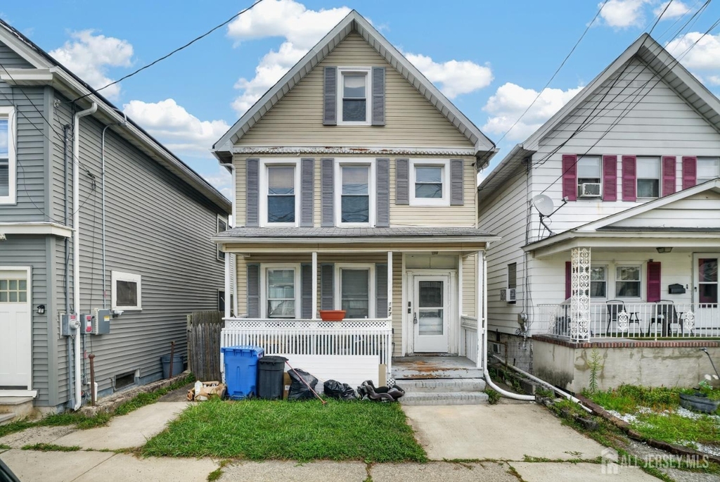 127 S Pine Avenue - Photo 0