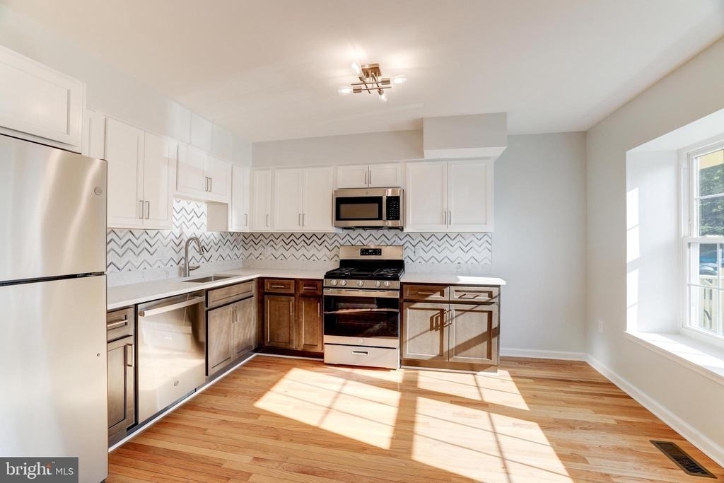 1883 Inglebrook Drive - Photo 5