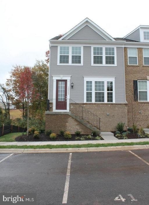 10665 Hinton Way - Photo 0