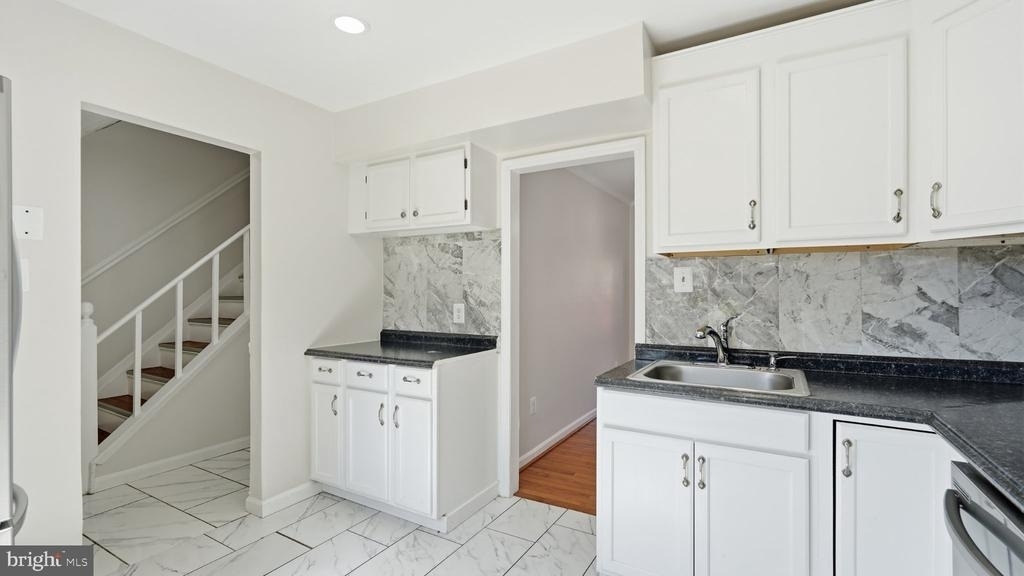 1338 Redbud Court - Photo 4