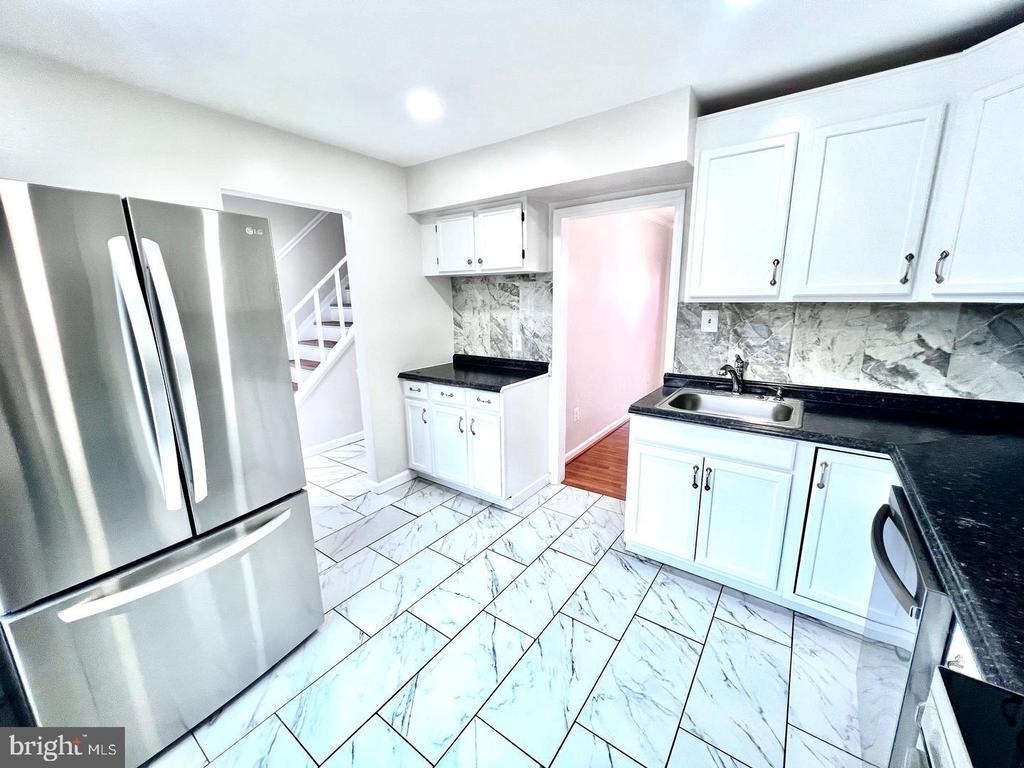 1338 Redbud Court - Photo 2