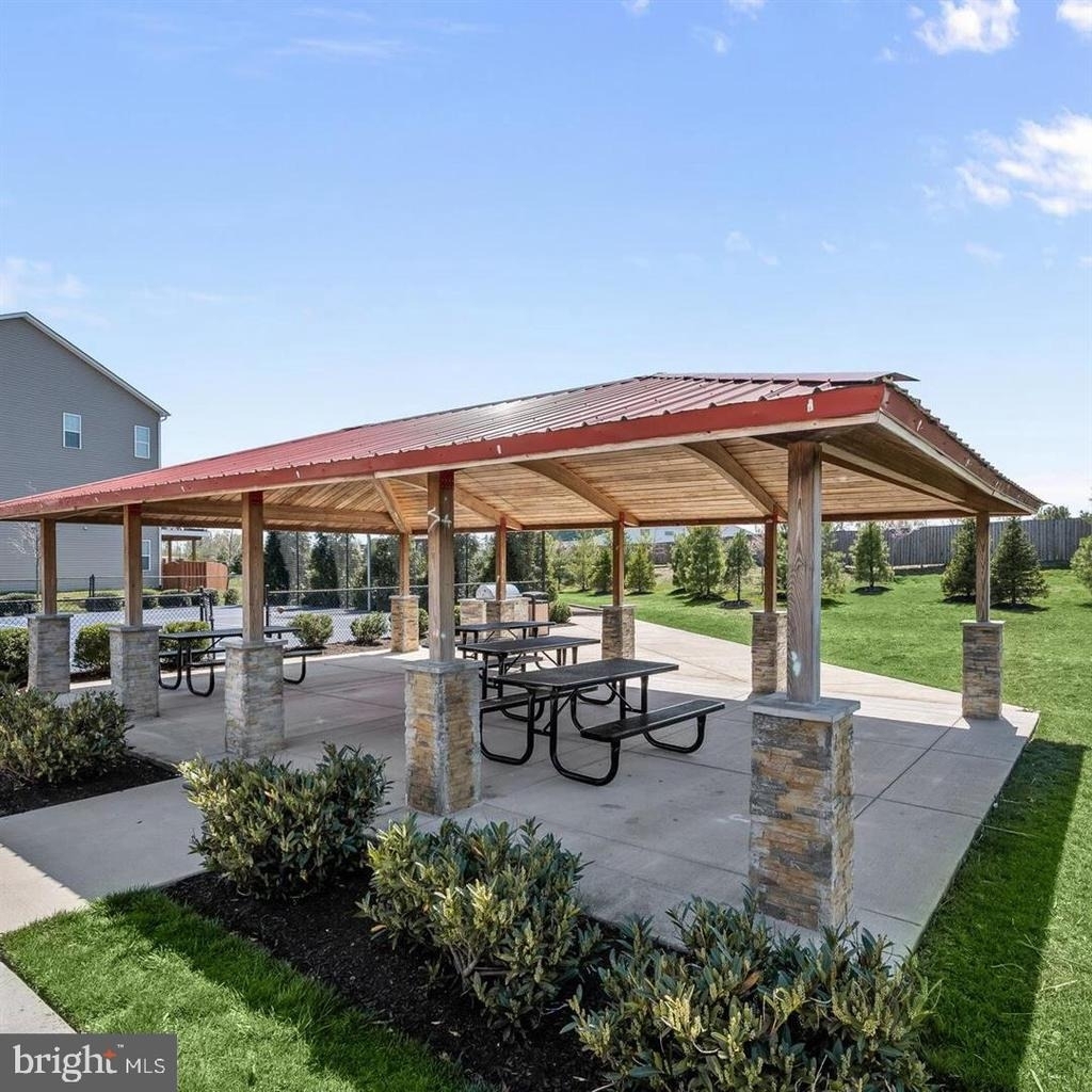 220 Apsley Terrace - Photo 14