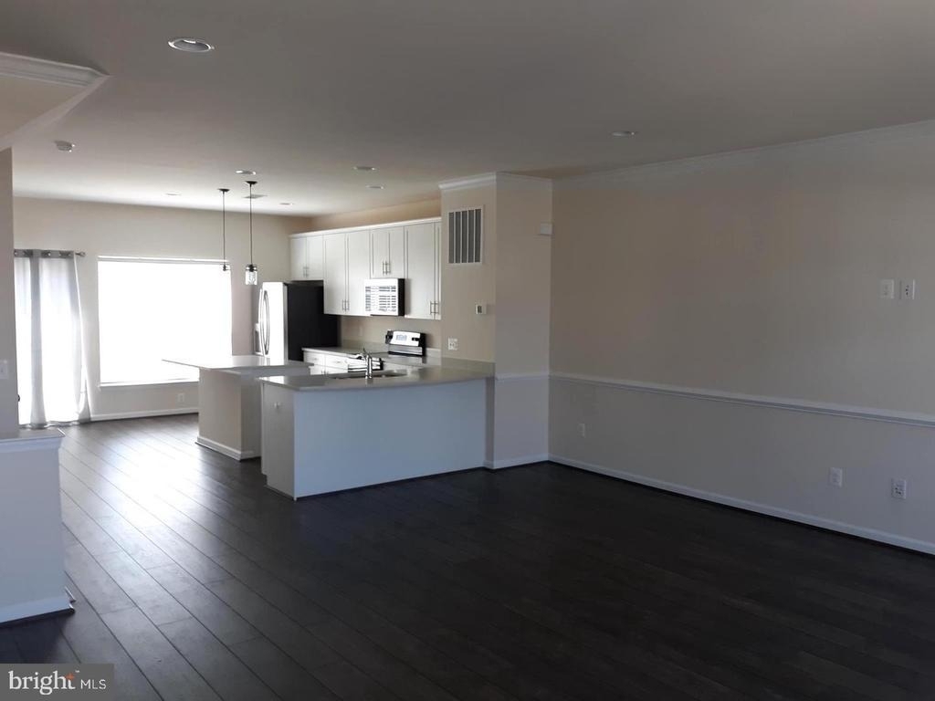 220 Apsley Terrace - Photo 1