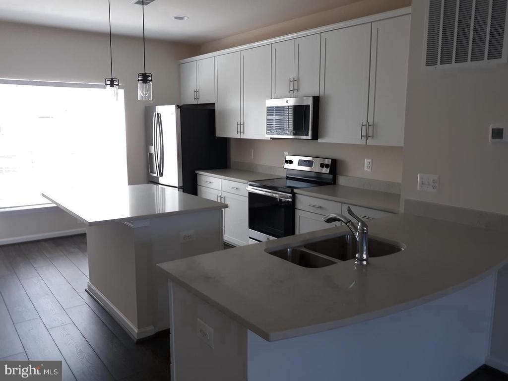 220 Apsley Terrace - Photo 5