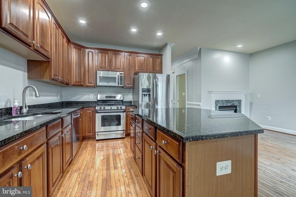 42988 Mill Race Terrace - Photo 10