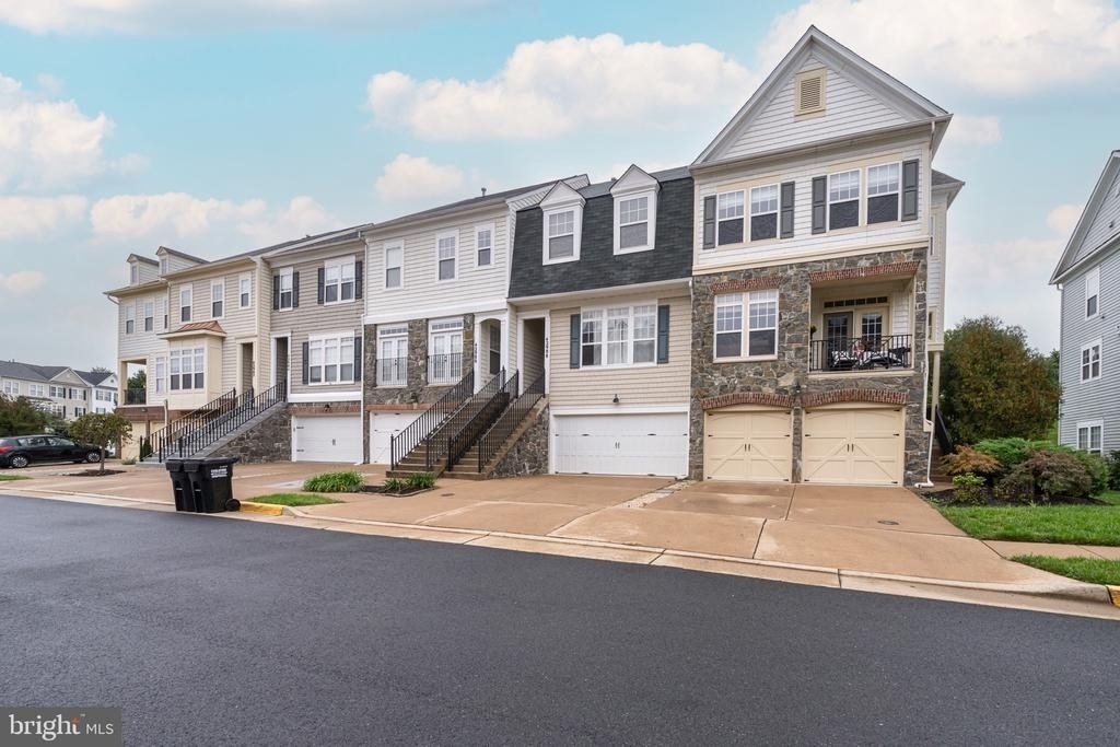 42988 Mill Race Terrace - Photo 1