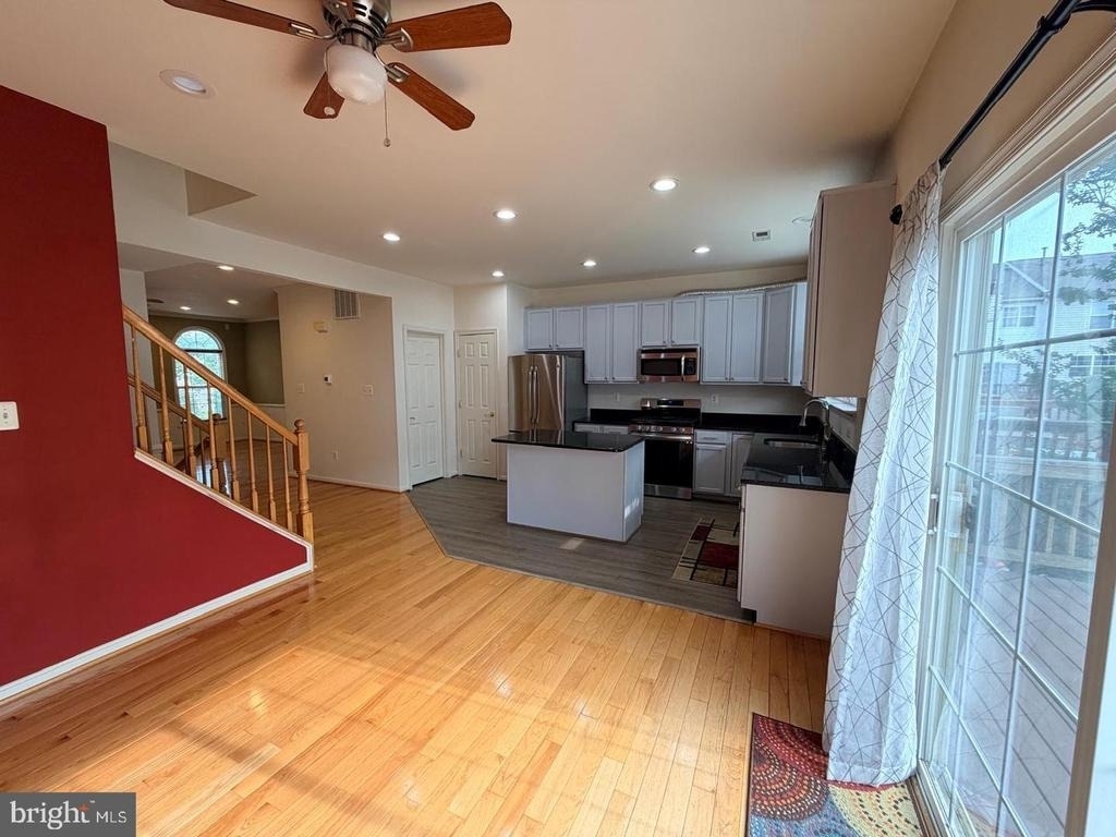 21784 Oakville Terrace - Photo 6