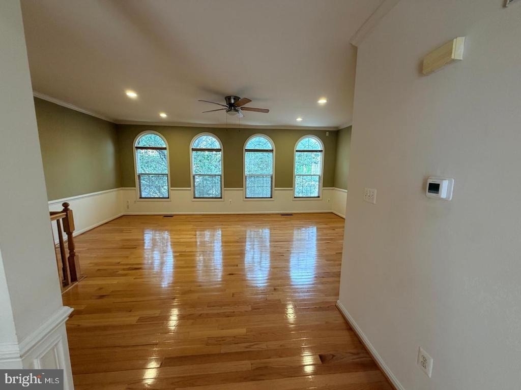 21784 Oakville Terrace - Photo 2