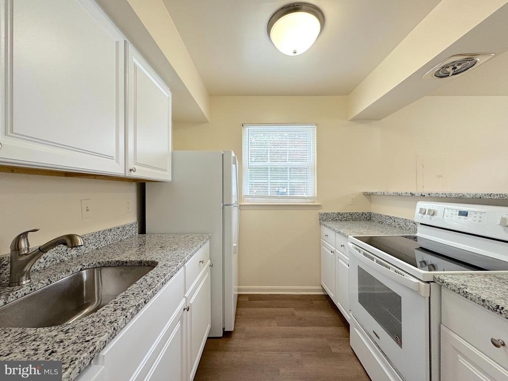9642 Hagel Cir - Photo 7